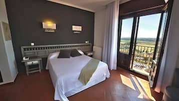 Superior Double Room | Desk, free WiFi, bed sheets