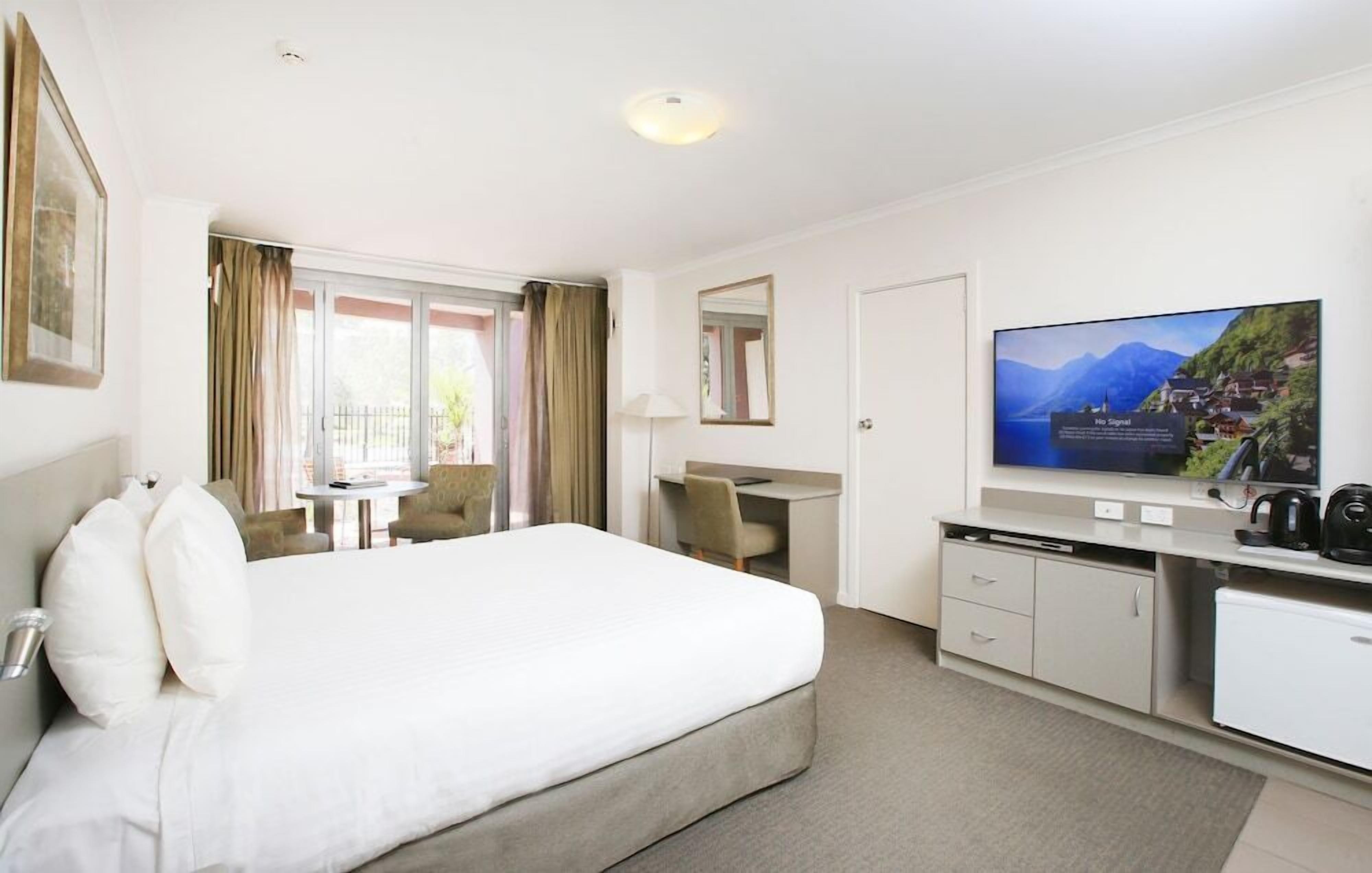In-room safe, desk, iron/ironing board, free WiFi