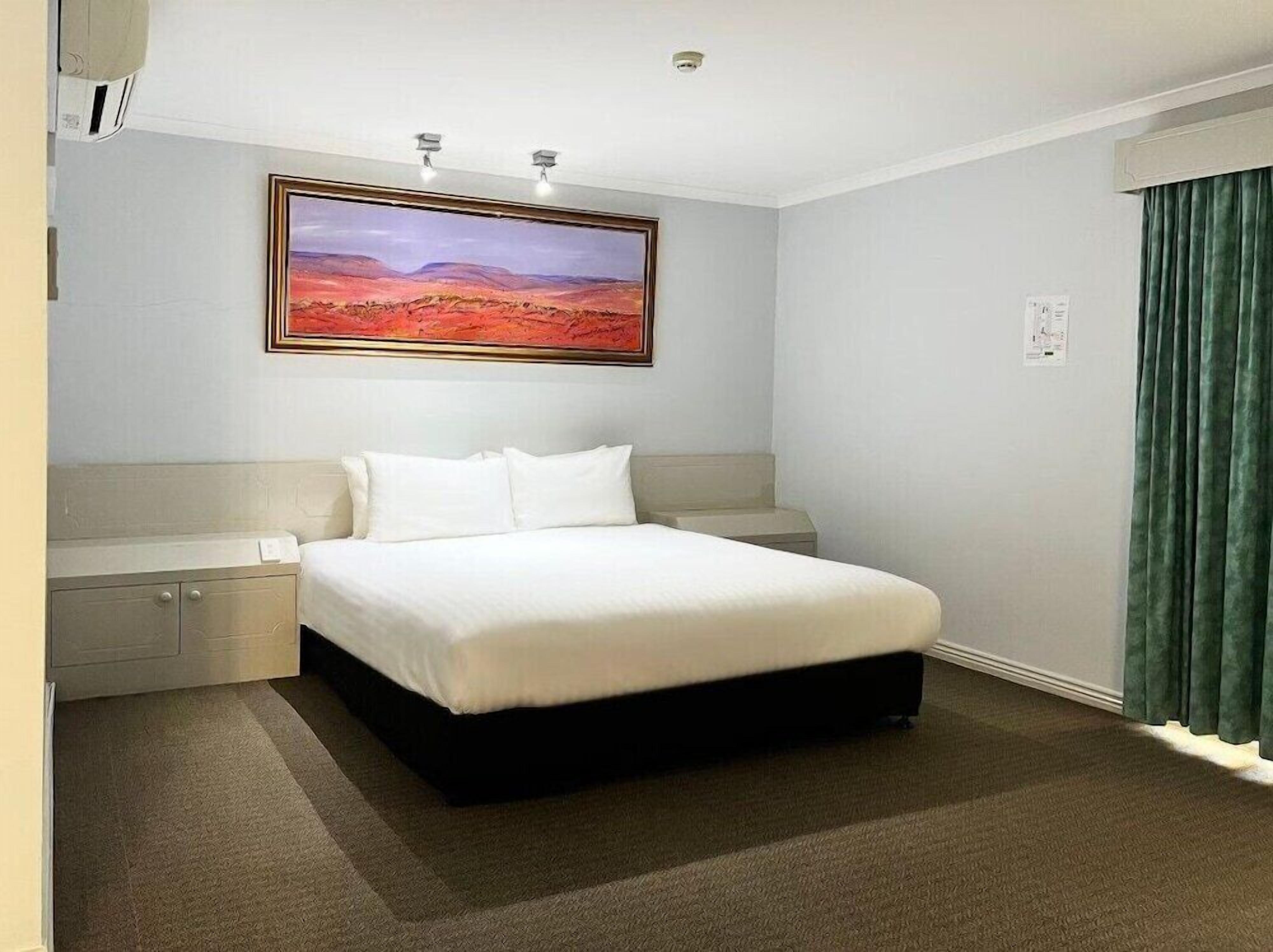 In-room safe, desk, iron/ironing board, free WiFi