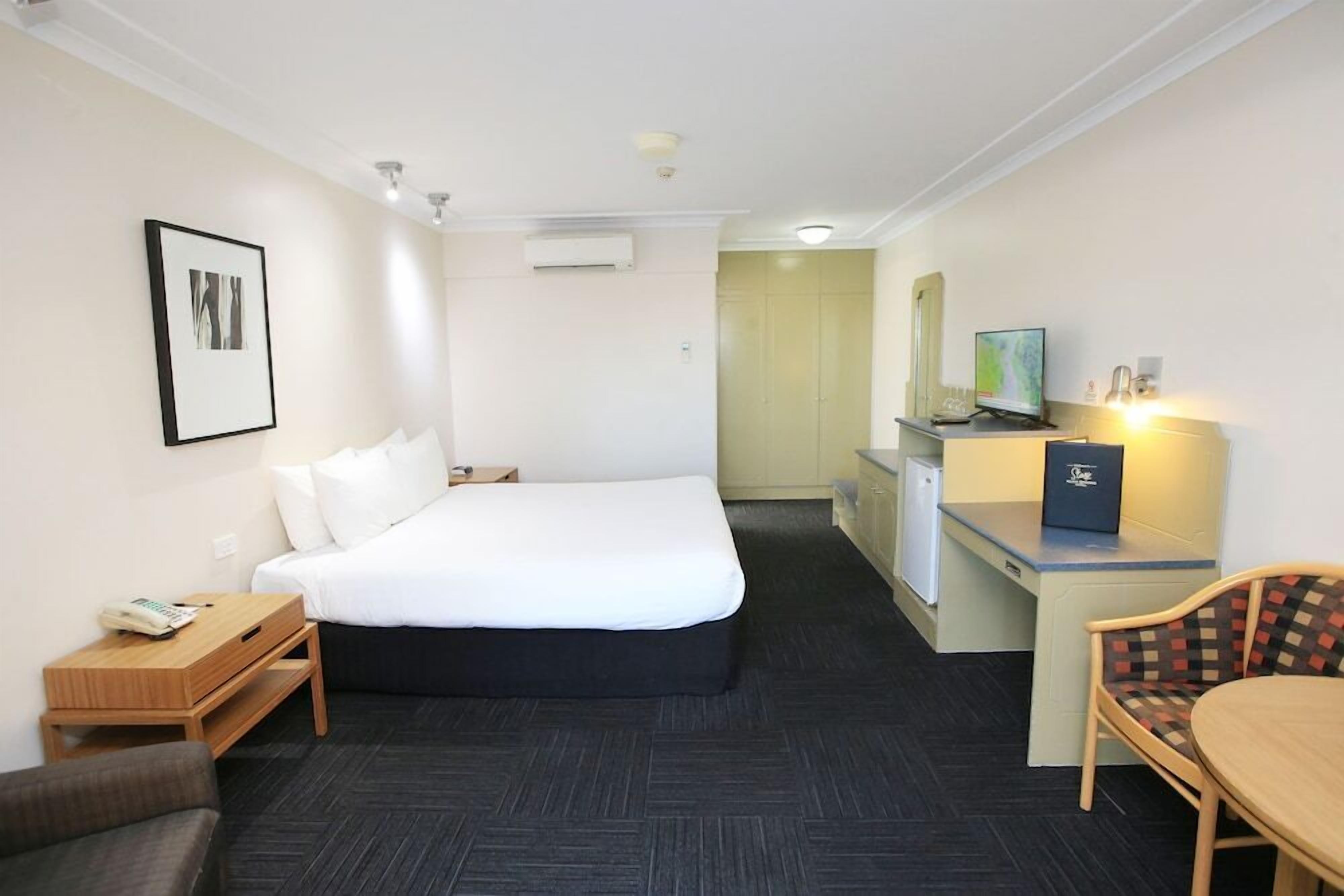 In-room safe, desk, iron/ironing board, free WiFi