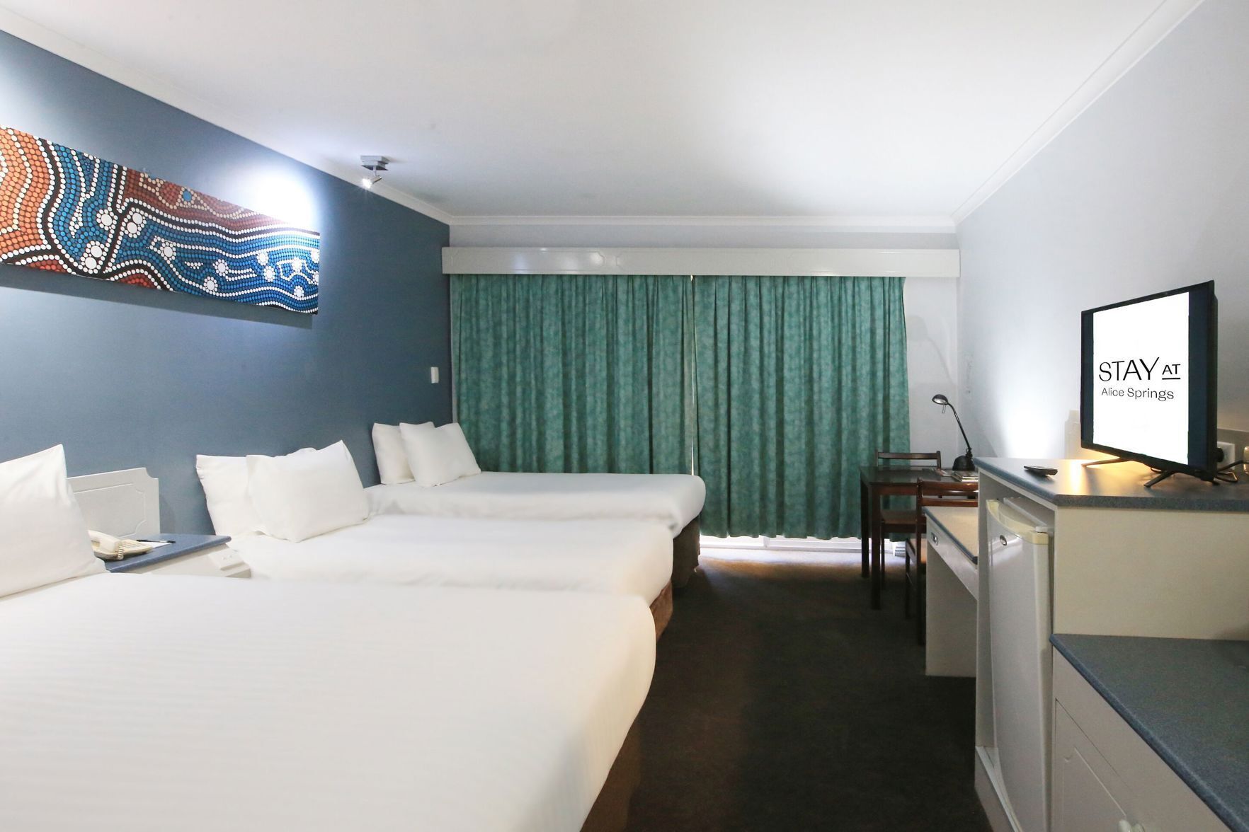 Zimmersafe, Schreibtisch, Bügeleisen/Bügelbrett, kostenloses WLAN