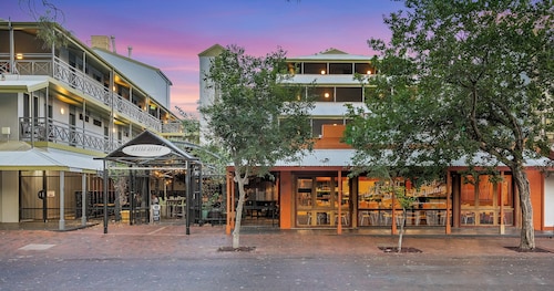 Stay at Alice Springs Hotel