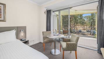 Executive Room, 1 King Bed, Balcony