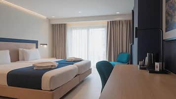 Premium bedding, in-room safe, desk, laptop workspace
