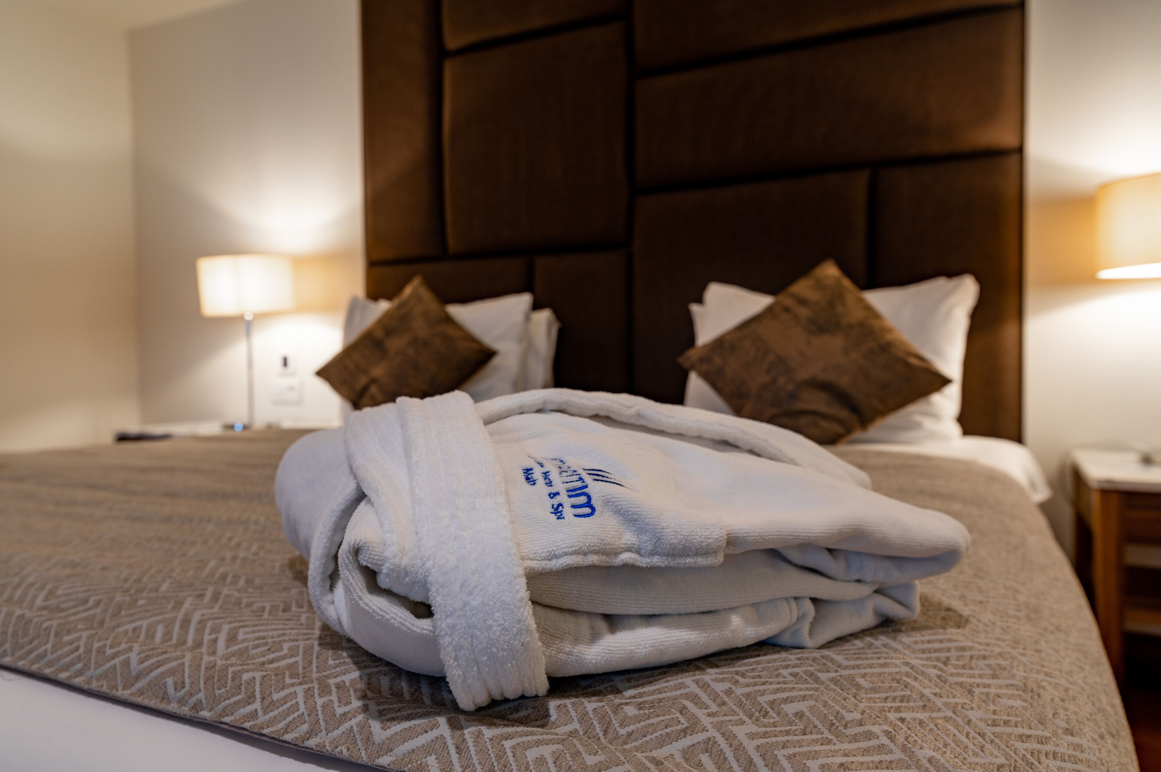 deluxe penthouse, private pool (free fully stocked minibar) | premium bedding, in-room safe, desk, laptop workspace