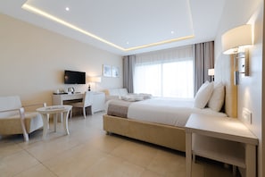 Hochwertige Bettwaren, Zimmersafe, Schreibtisch