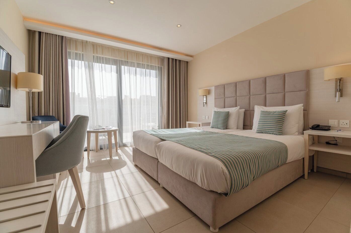 Deluxe Double or Twin Room, Hot Tub | Premium bedding, in-room safe, desk, laptop workspace