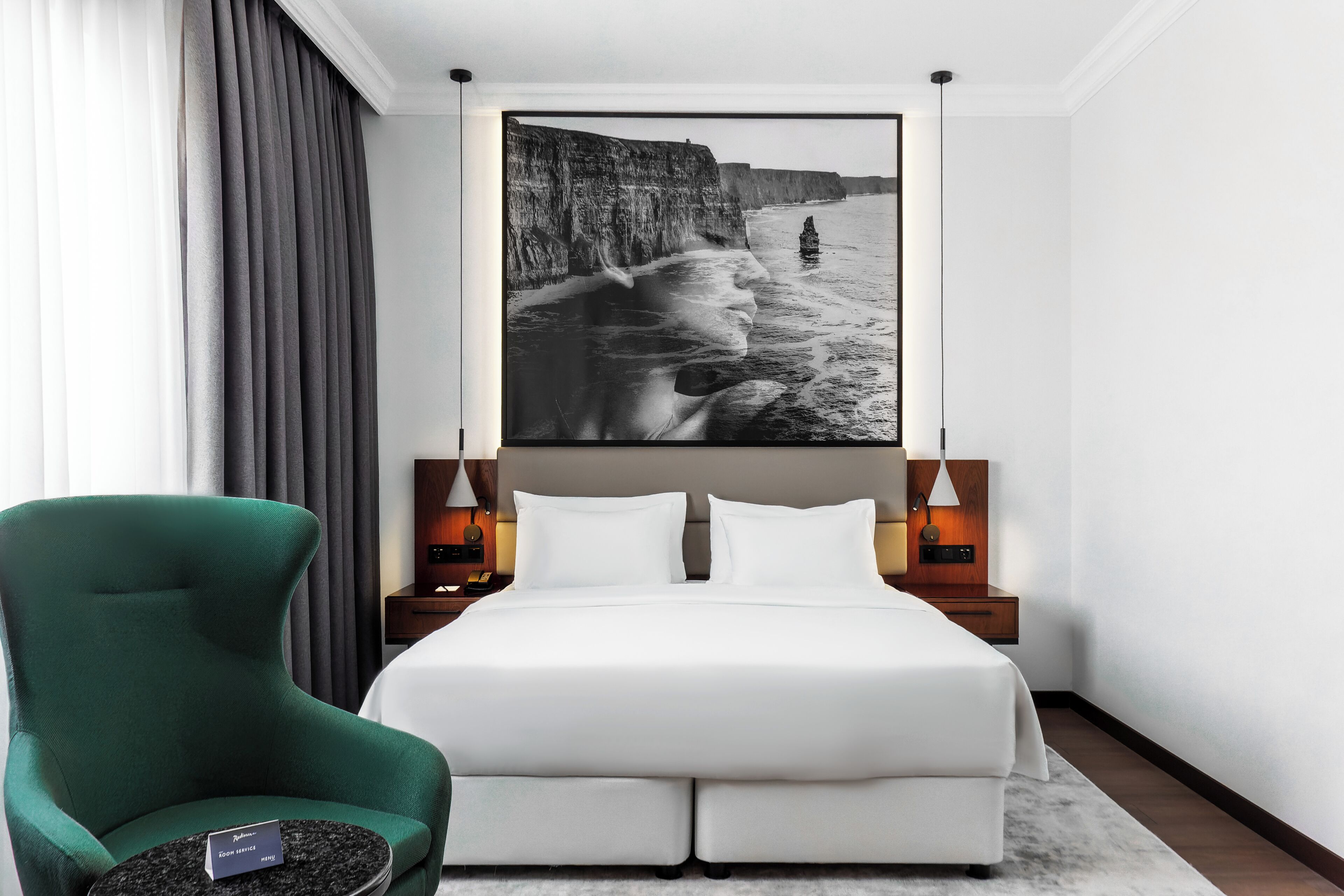 Suite | Hochwertige Bettwaren, Tempur-Pedic-Betten, Minibar, Zimmersafe
