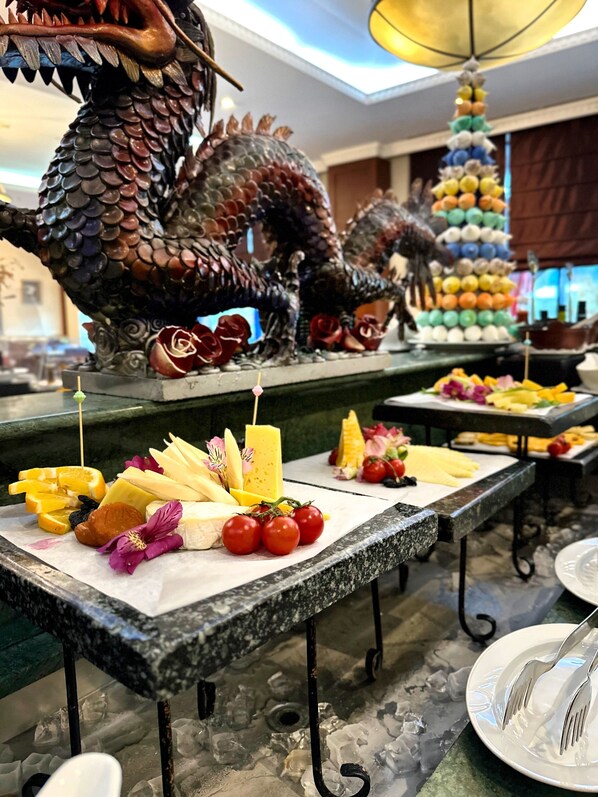 Daily buffet breakfast (UZS 160000 per person) - Radisson Blu Hotel, Tashkent (Tashkent)