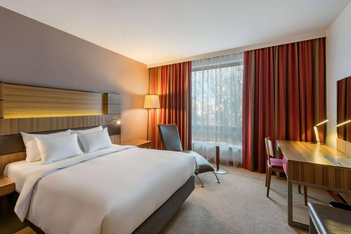 Down duvets, minibar, in-room safe, desk