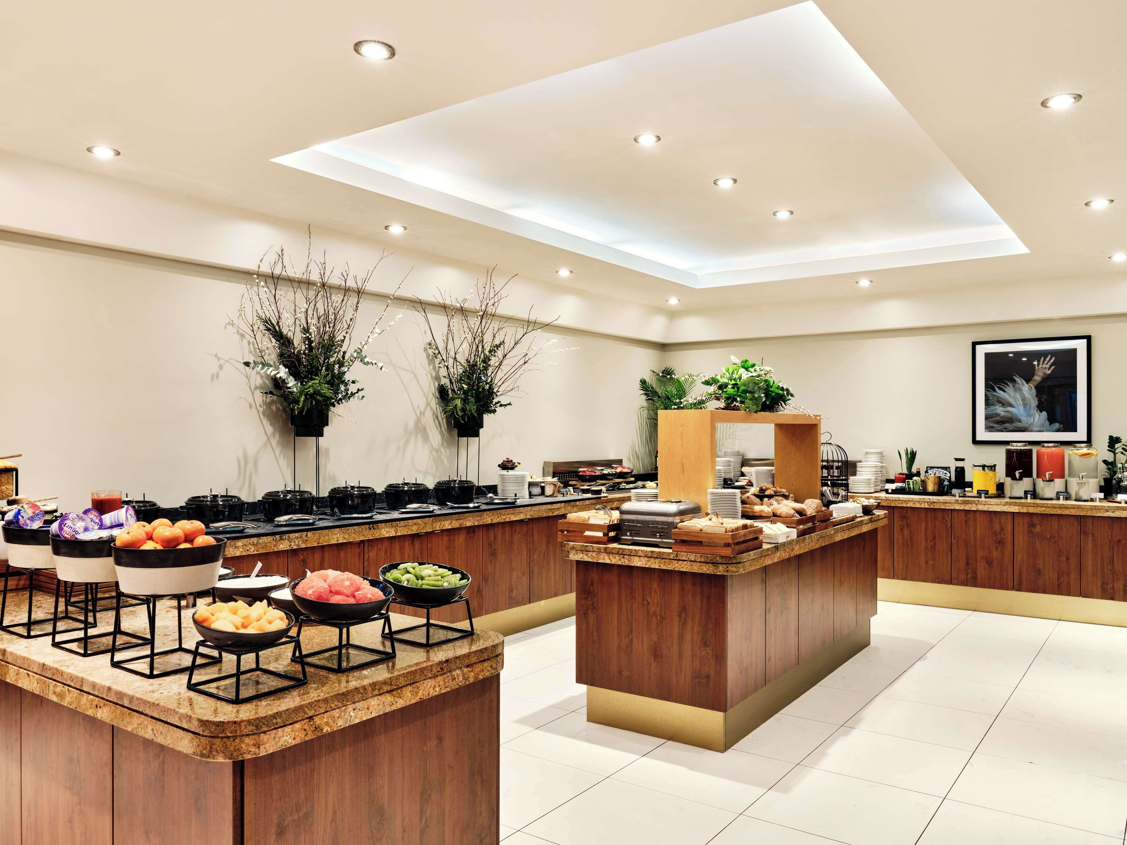 daily buffet breakfast (pln 105 per person)