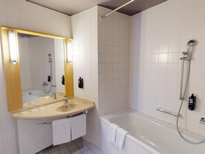 Värdeförvaringsskåp på rummet, skrivbord och ljudisolering