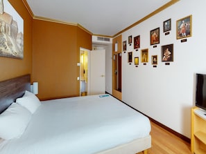In-room safe, desk, soundproofing, iron/ironing board