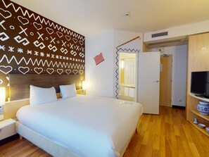 In-room safe, desk, soundproofing, iron/ironing board