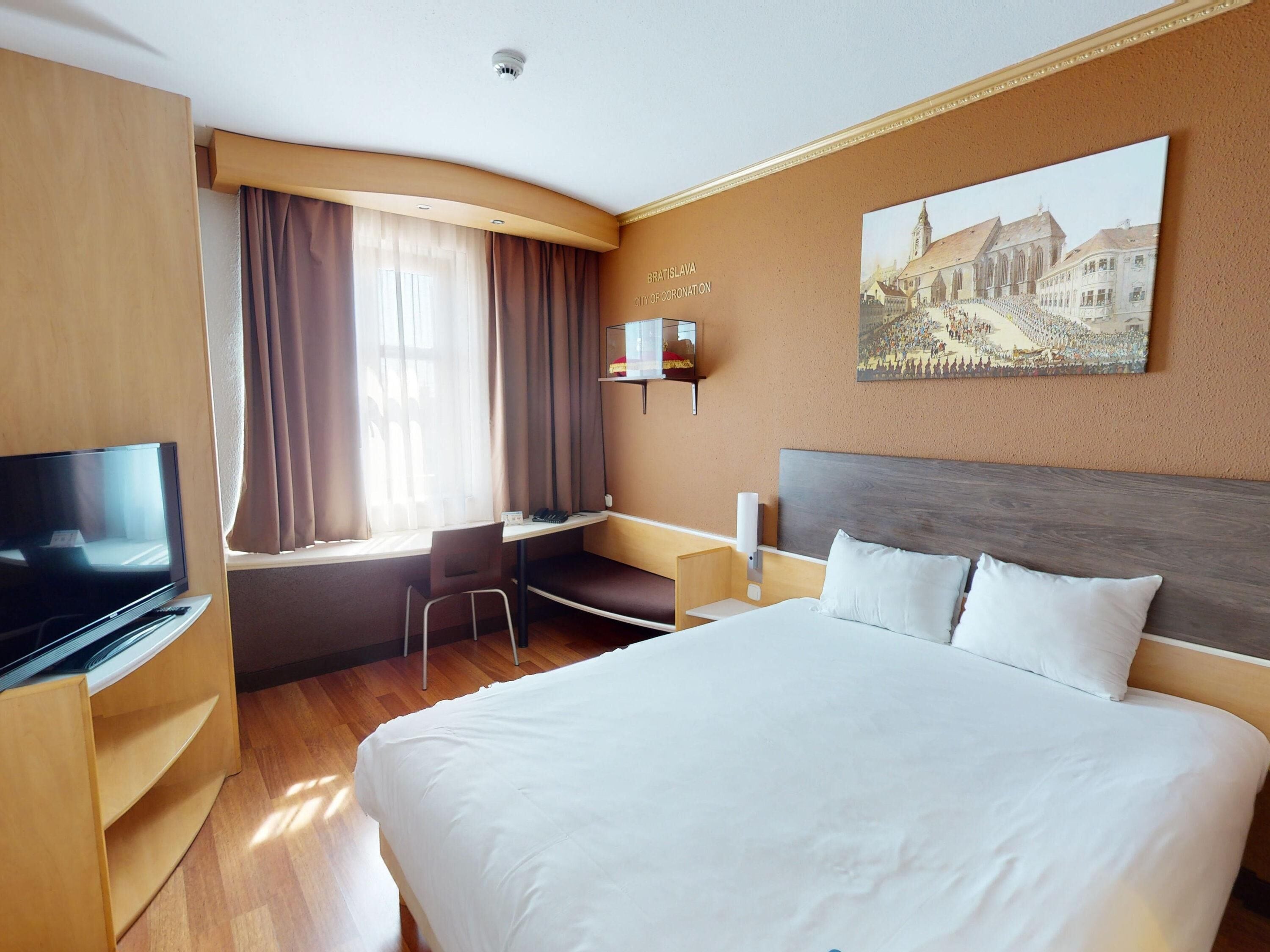 Caja de seguridad en la habitación, escritorio y insonorización 