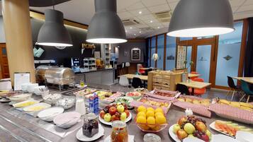 Breakfast, lunch and dinner served