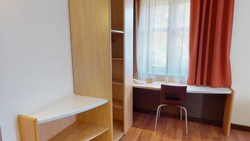 In-room safe, desk, soundproofing, iron/ironing board