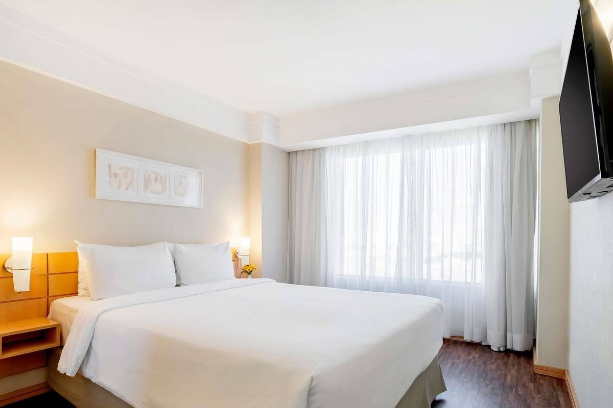 Habitación estándar, 1 cama doble | Minibar, caja fuerte, escritorio y espacio para trabajar con un portátil