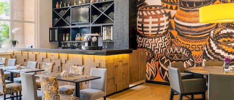 Daily continental breakfast (BRL 63.8 per person)