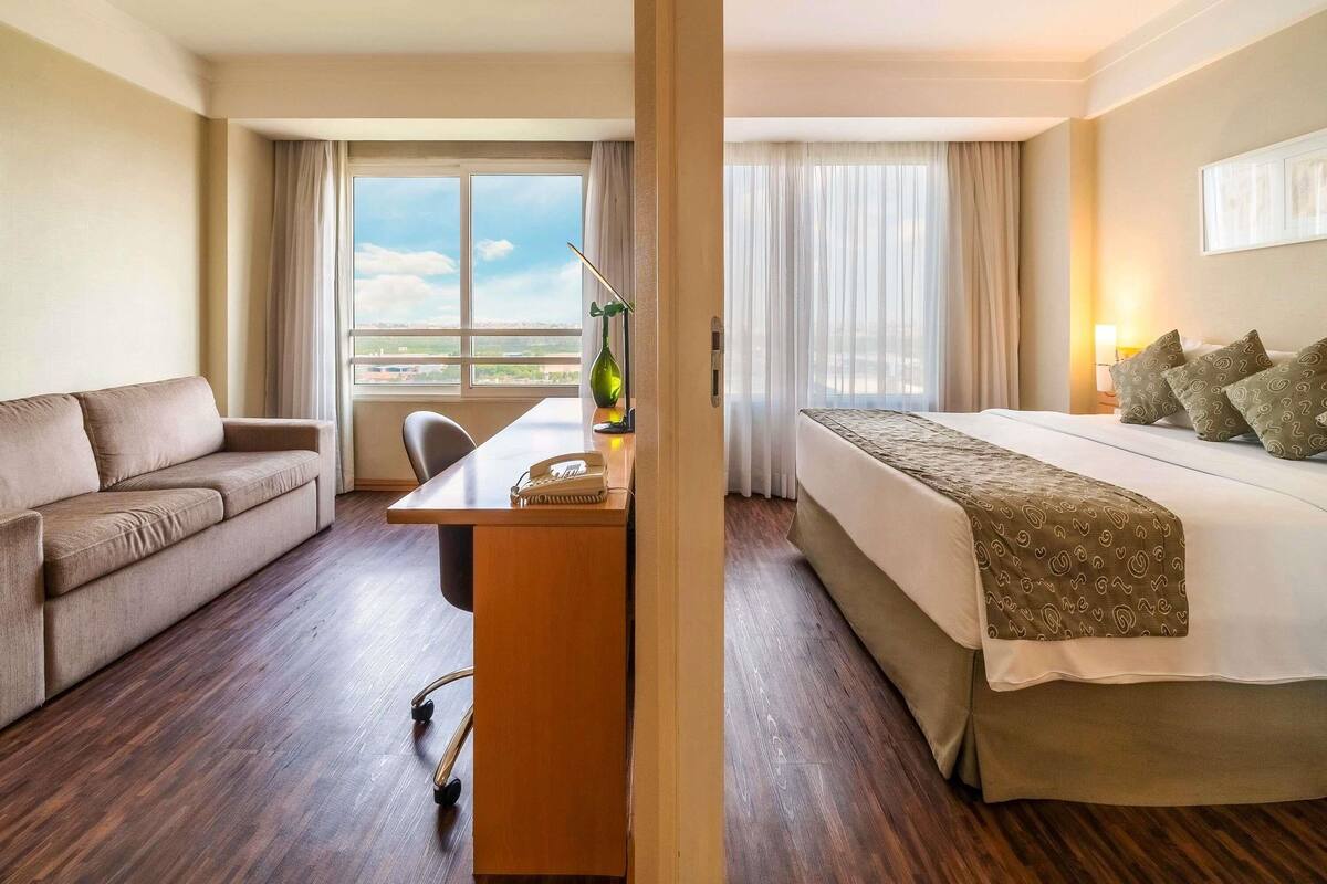Privilege, Habitación superior, 1 cama doble | Minibar, caja fuerte, escritorio y espacio para trabajar con un portátil