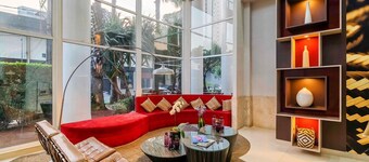 瓜魯柳斯機場美居酒店