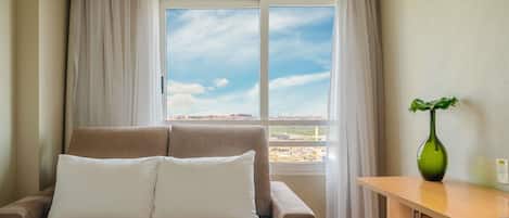 Standard Room, 1 Double Bed with Sofa bed | Minibar, in-room safe, desk, blackout curtains