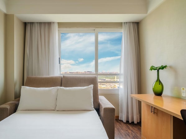 Standard Room, 1 Double Bed with Sofa bed | Minibar, in-room safe, desk, blackout drapes