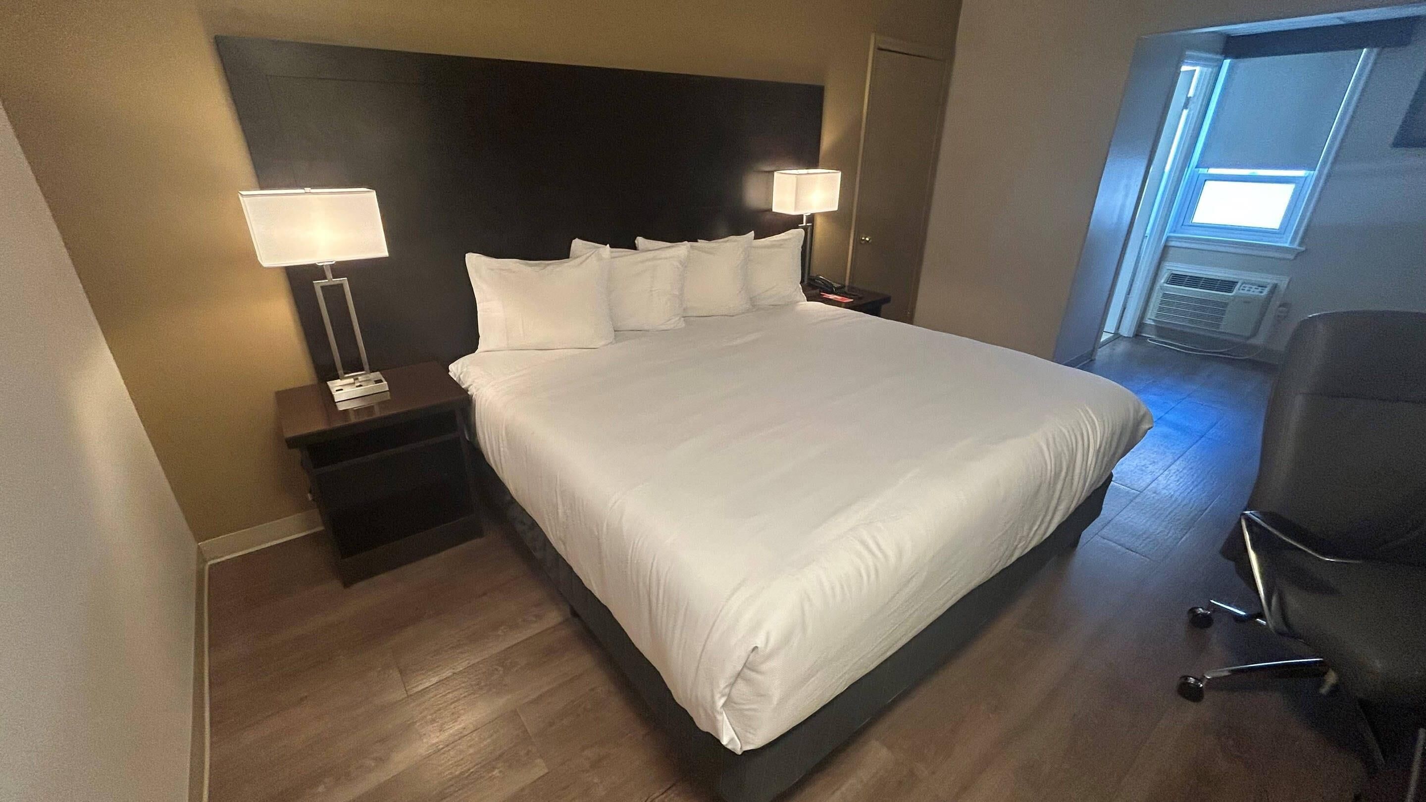 Chambre, 1 très grand lit, non-fumeurs (Upgrade) | Literie de qualité supérieure, surmatelas, bureau, chambres insonorisées