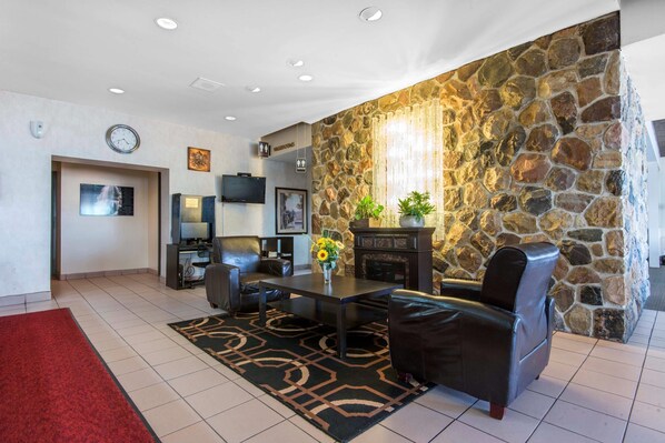 Lobby - Econo Lodge (Sudbury)