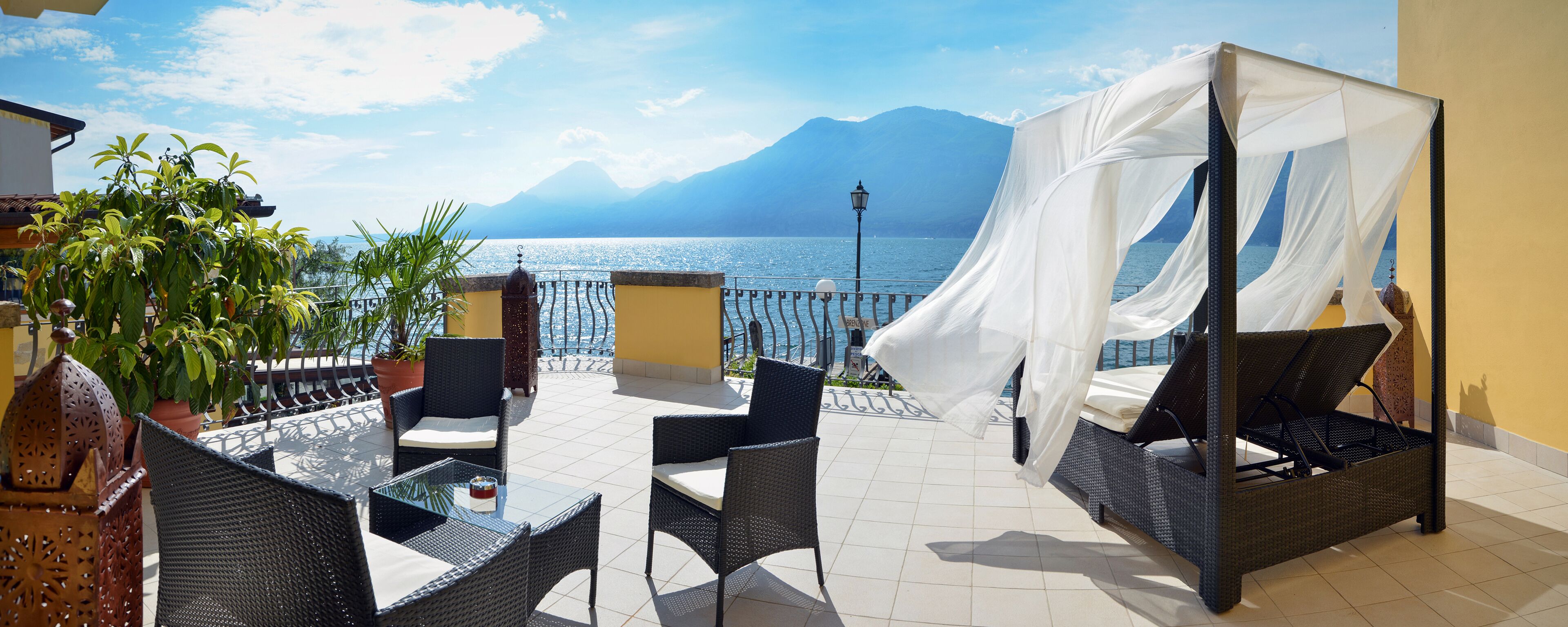 Deluxe Studio Suite, 1 Queen Bed with Sofa bed, Terrace, Lakeside | Terrace/patio