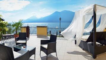 Deluxe Studio Suite, 1 Queen Bed with Sofa bed, Terrace, Lakeside | Terrace/patio
