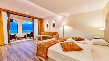 Deluxe Suite, 1 Queen Bed with Sofa bed, Refrigerator, Lakeside | Minibar, in-room safe, desk, blackout drapes