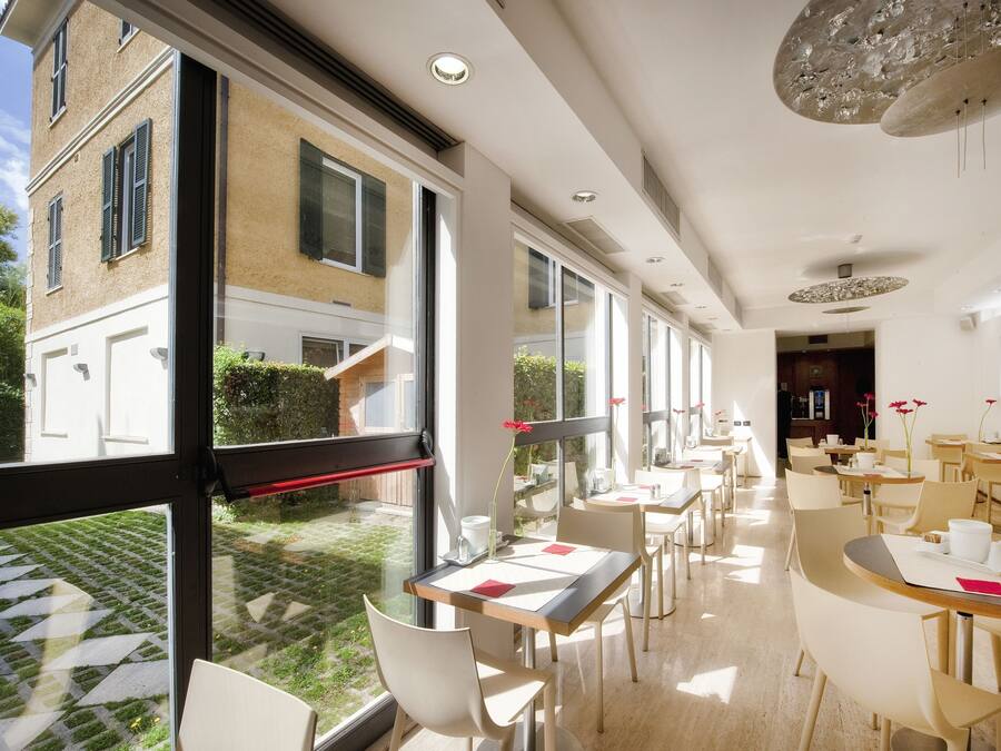 Daily buffet breakfast (EUR 11 per person)