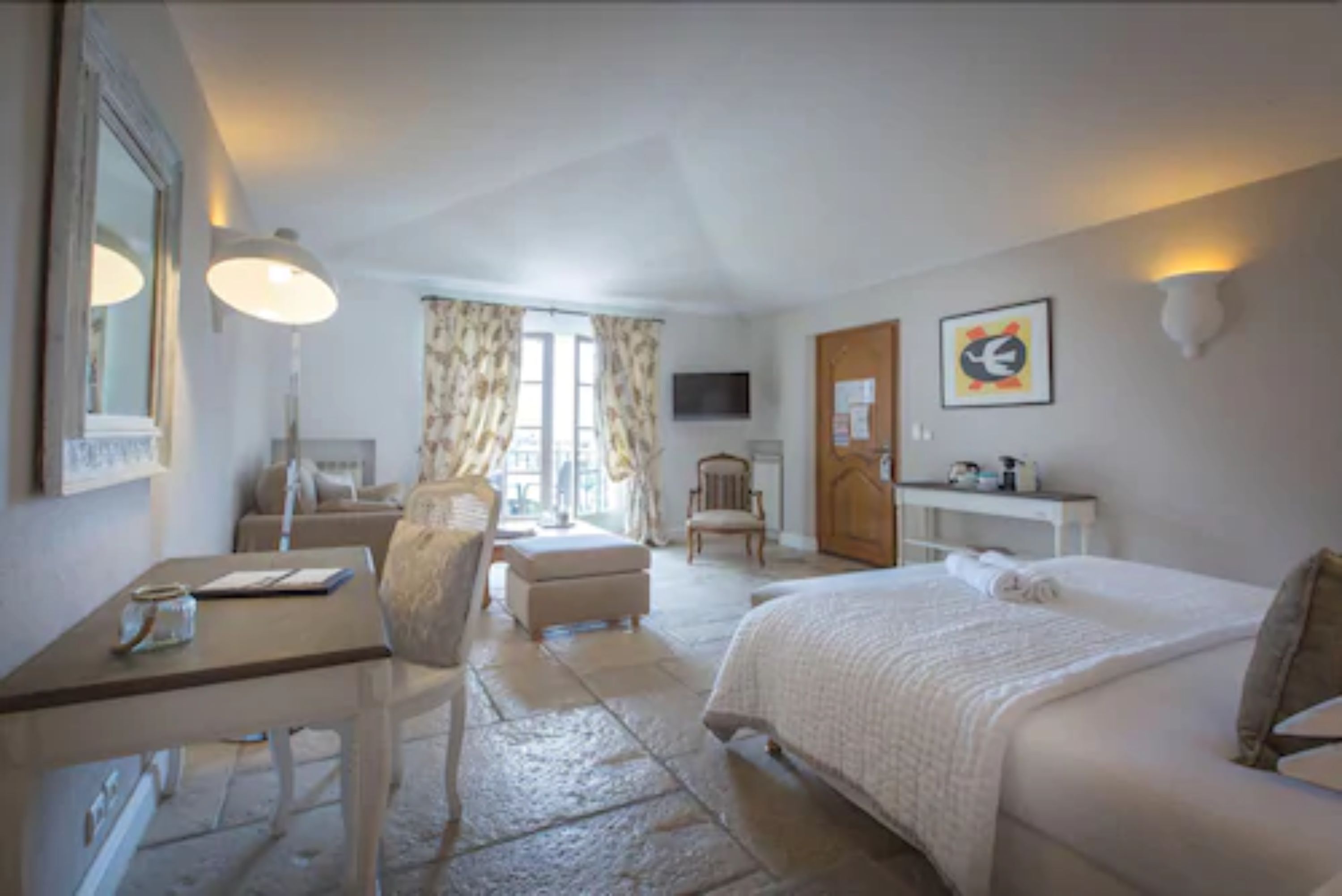 deluxe room, balcony | 1 bedroom, minibar, in-room safe, desk