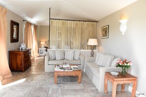 1 bedroom, minibar, in-room safe, desk