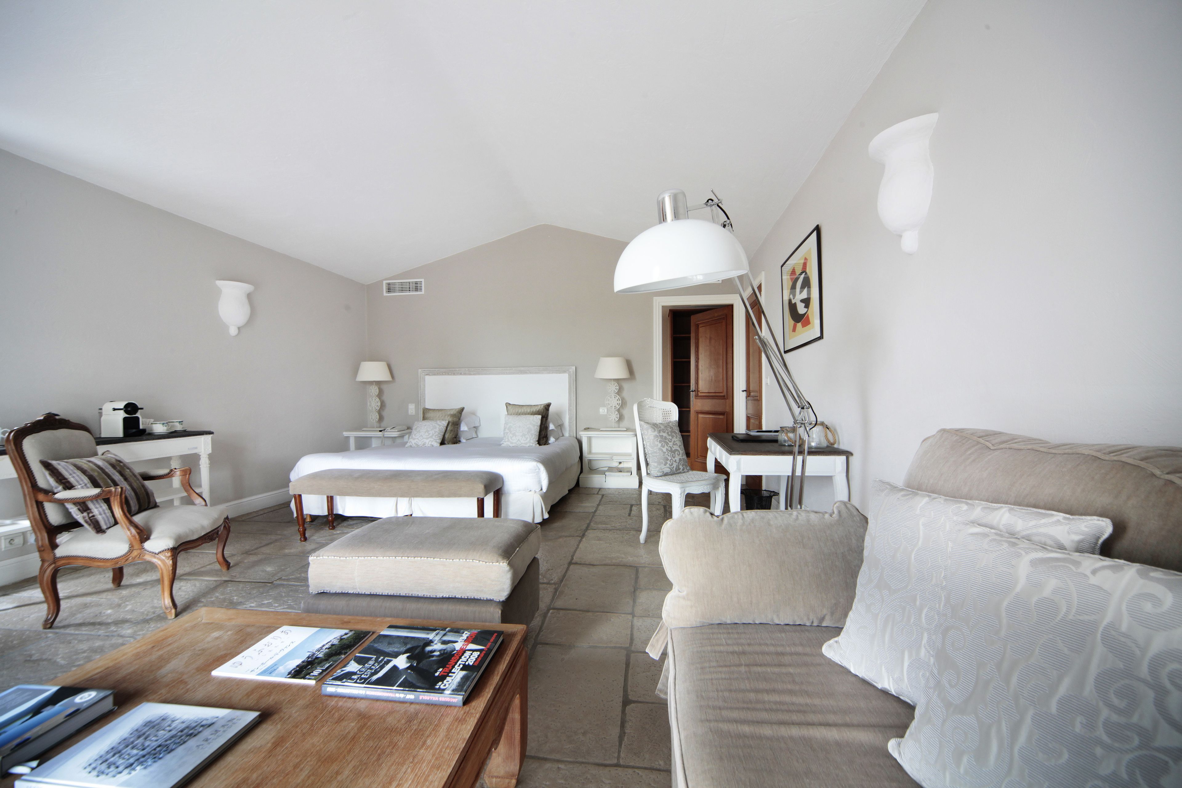 deluxe room, balcony | 1 bedroom, minibar, in-room safe, desk