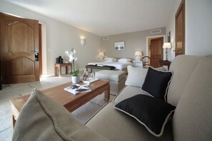 Deluxe Room, Balcony