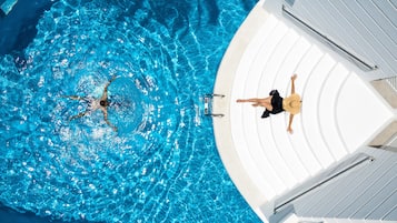 2 piscinas externas