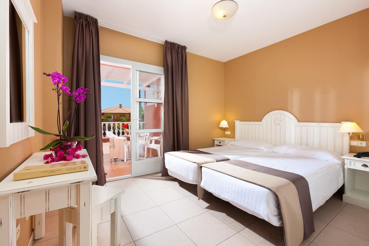 1 bedroom, in-room safe, iron/ironing board, bed sheets