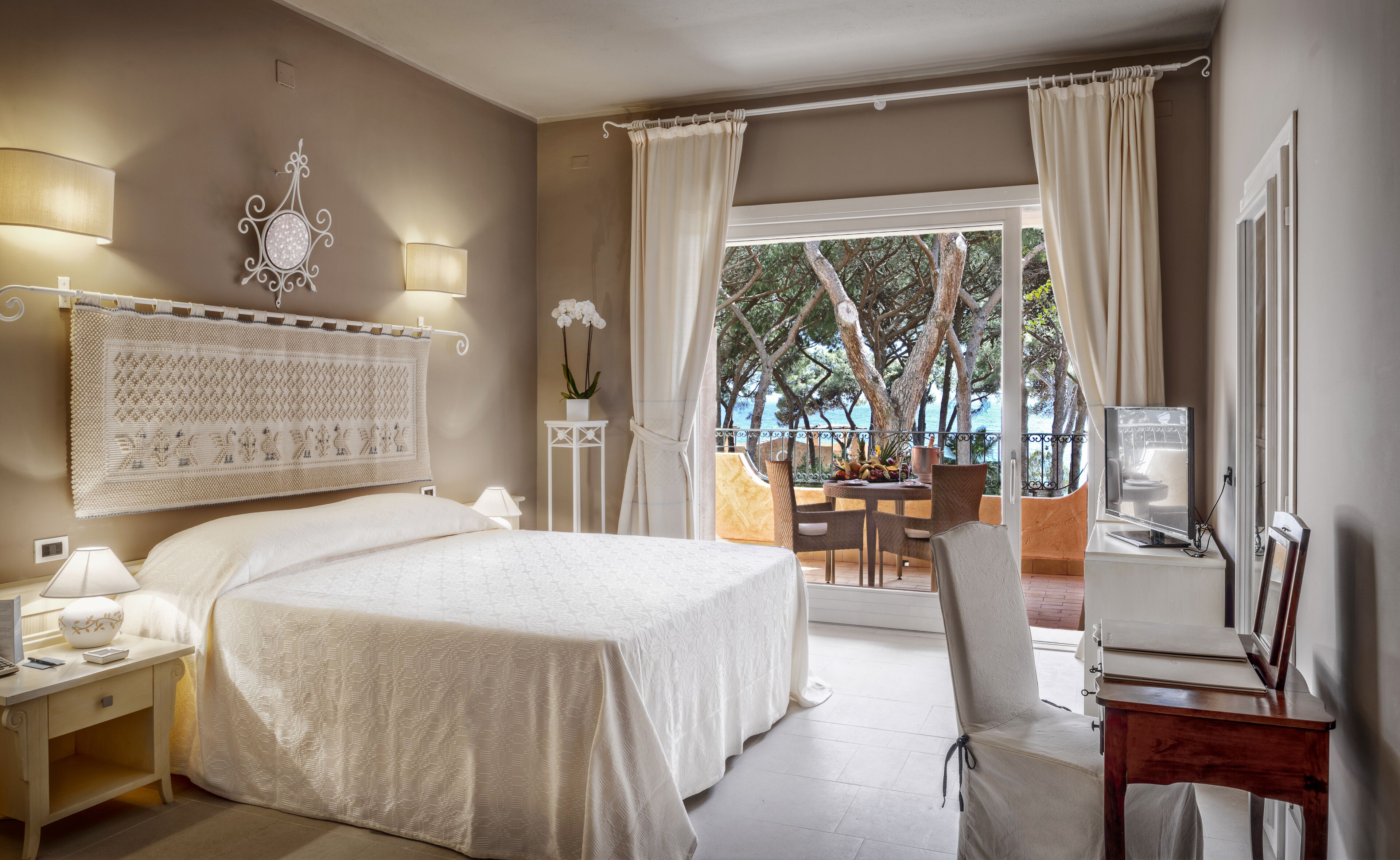 Premium bedding, minibar, in-room safe, individually decorated