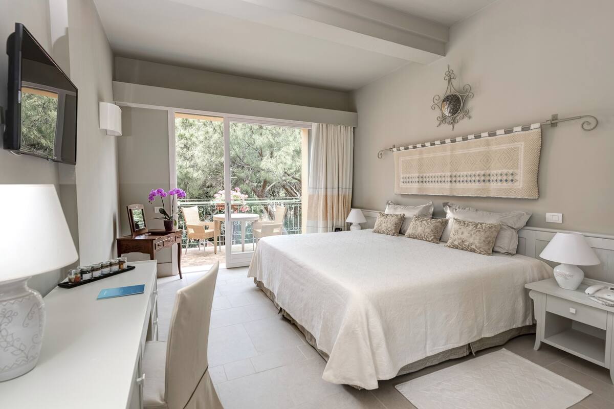 Ropa de cama de alta calidad y minibar