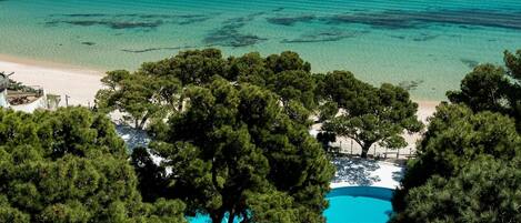 9 piscinas externas, guarda-sóis, espreguiçadeiras