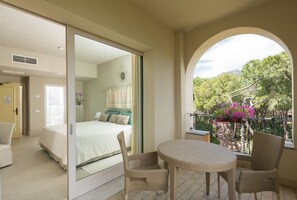 Premium bedding, minibar, in-room safe, individually decorated - Forte Village Resort - Il Castello (Pula)