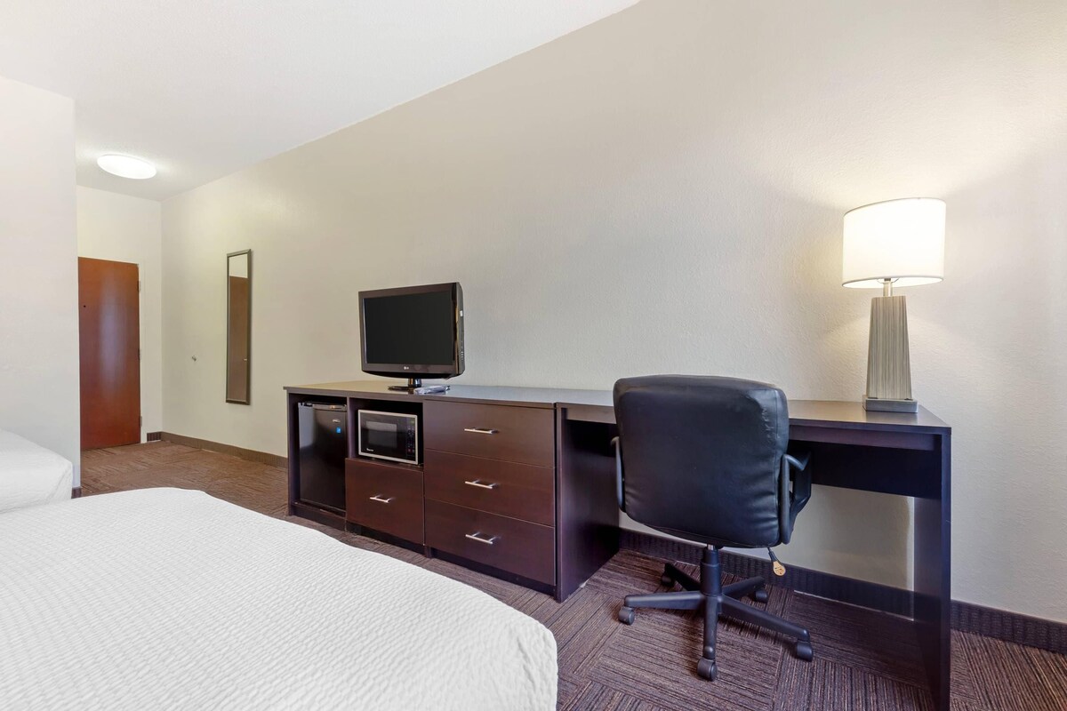 In-room safe, desk, laptop workspace, iron/ironing board