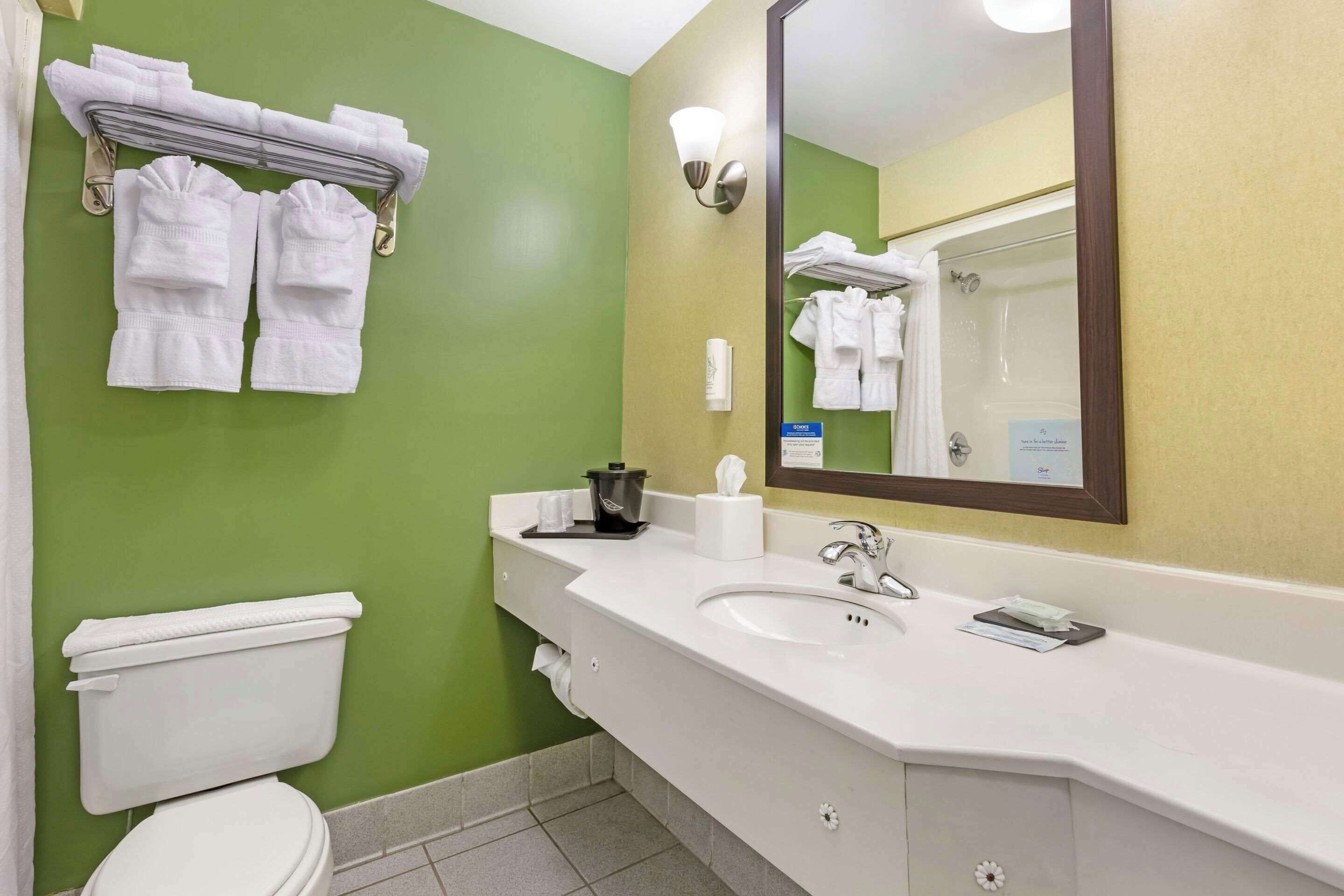 in-room safe, individually decorated, individually furnished, desk