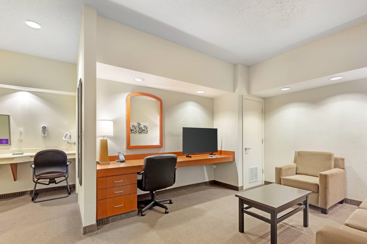 Suite, 2 Queen Beds, Accessible, Non Smoking