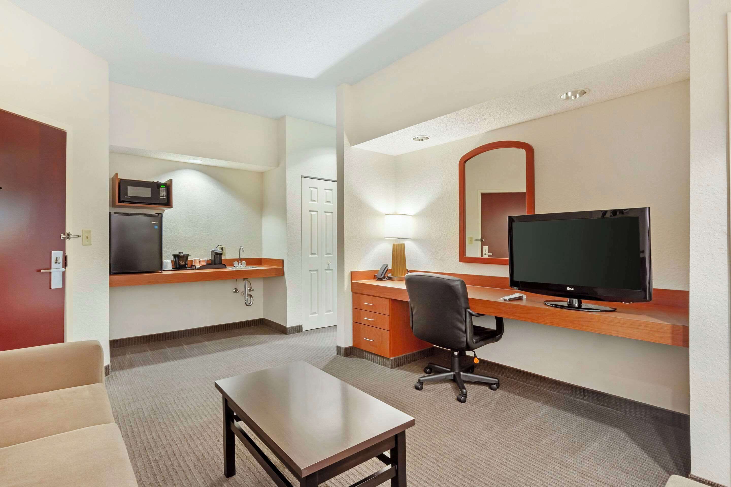 in-room safe, individually decorated, individually furnished, desk