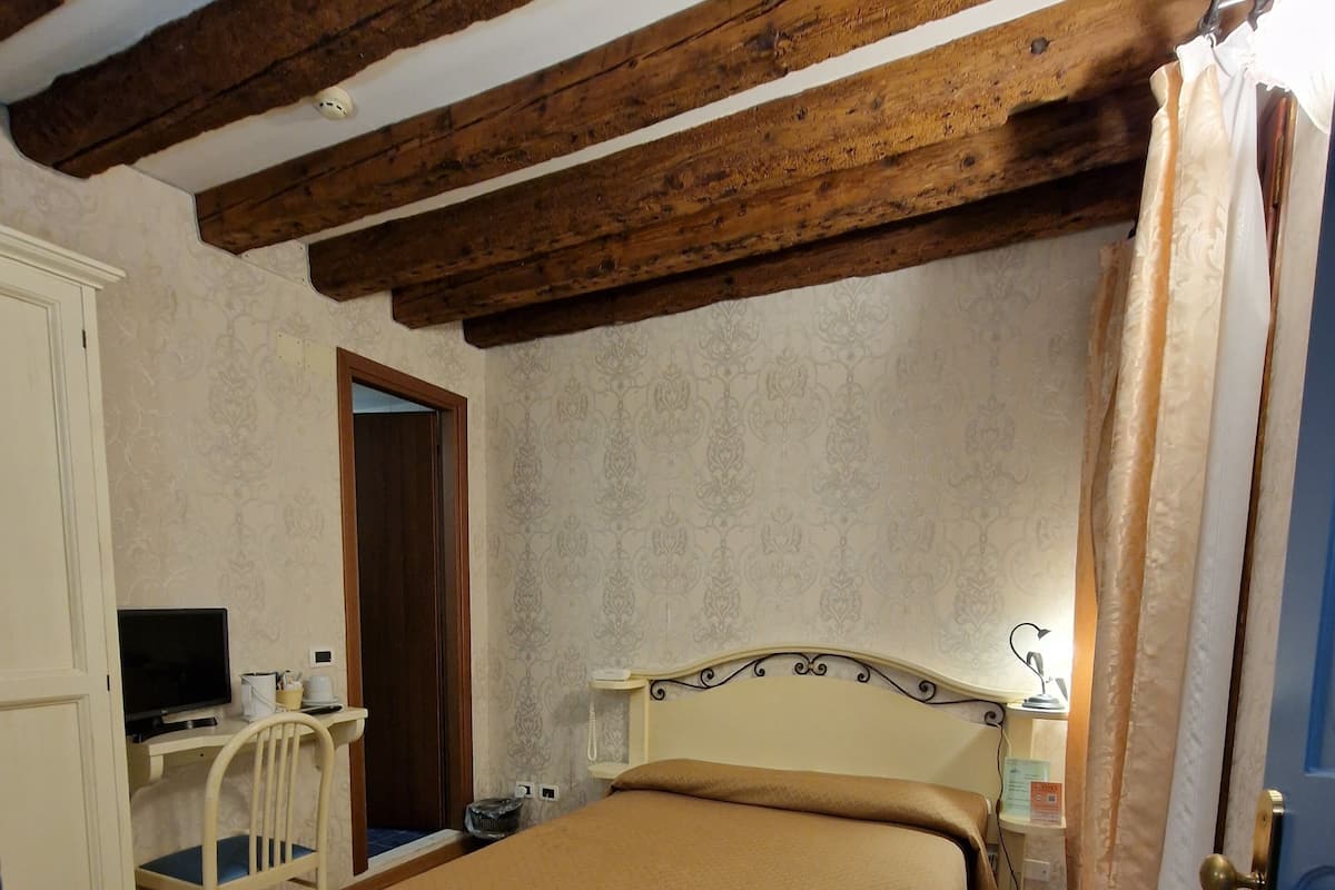 Standard Single Room, Annex Building