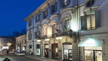 Front of property - evening/night