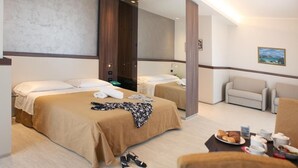 Select Comfort beds, minibar, in-room safe, desk - Hotel Mondial (Porto Recanati)